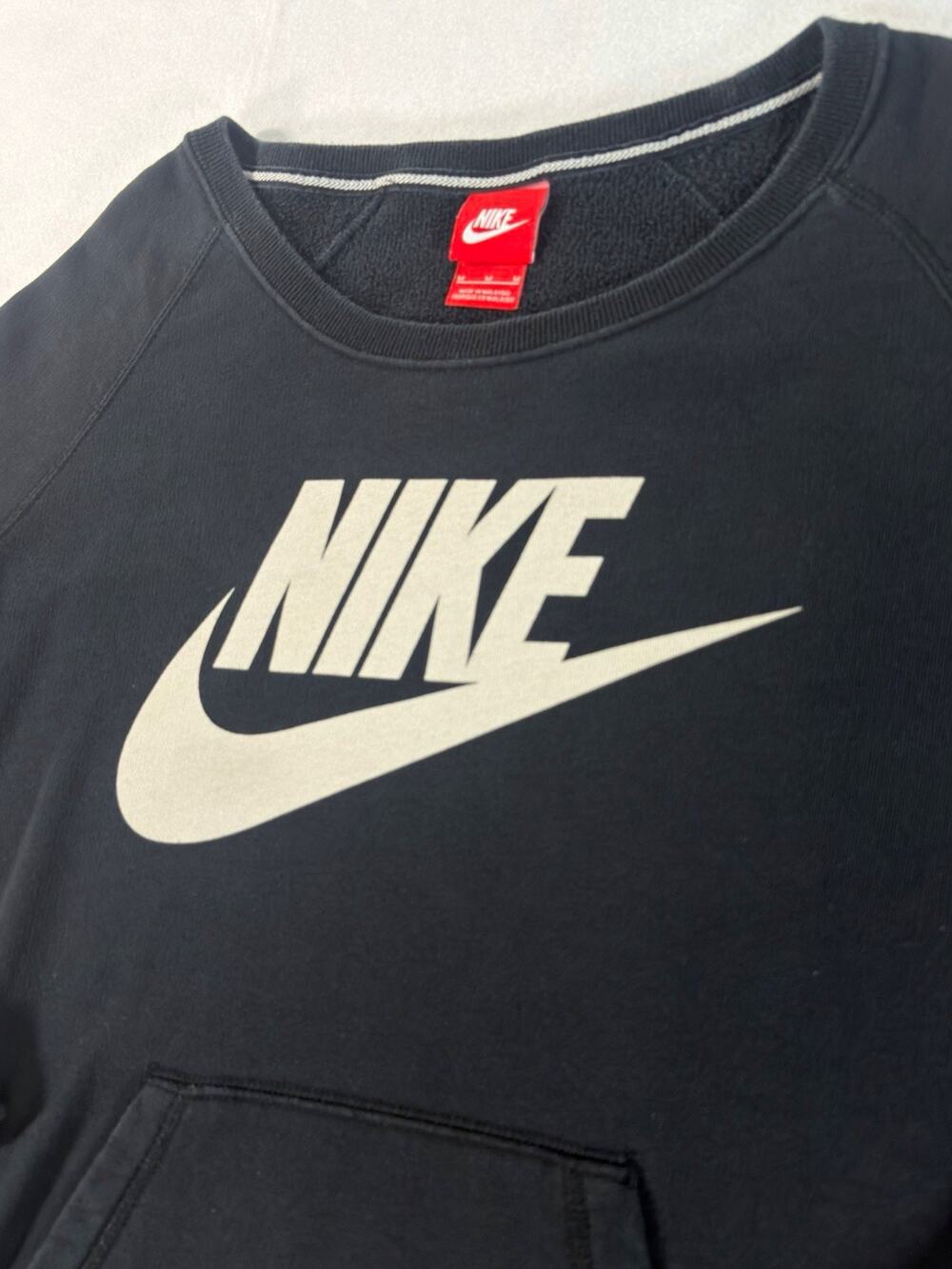 Nike Women’s M Black Rally Crew Logo Sweatshirt Kangnaroo Pocket